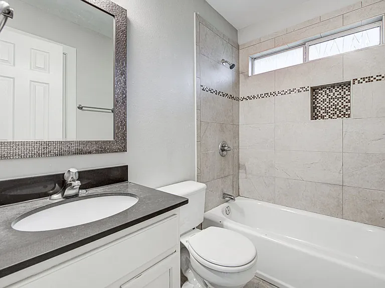 1302 Crete Ln — Photo 17