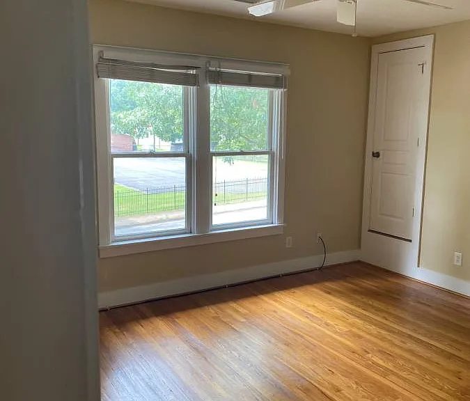 301 N Cedar St — Photo 13