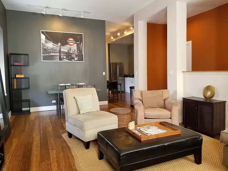 1128 W Fry St #2 — Photo 1
