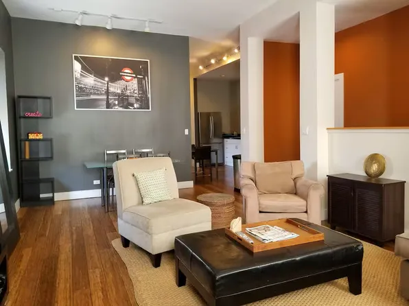 1128 W Fry St #2, Chicago, IL 60642