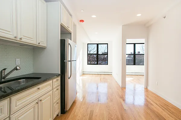 Rented by The InHouse Group | media 41