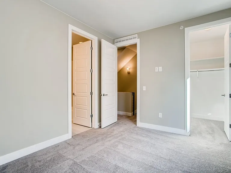 Forty45 Row — Photo 42