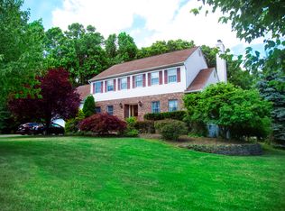 12 Arundel Rd, Pompton Plains, NJ 07444