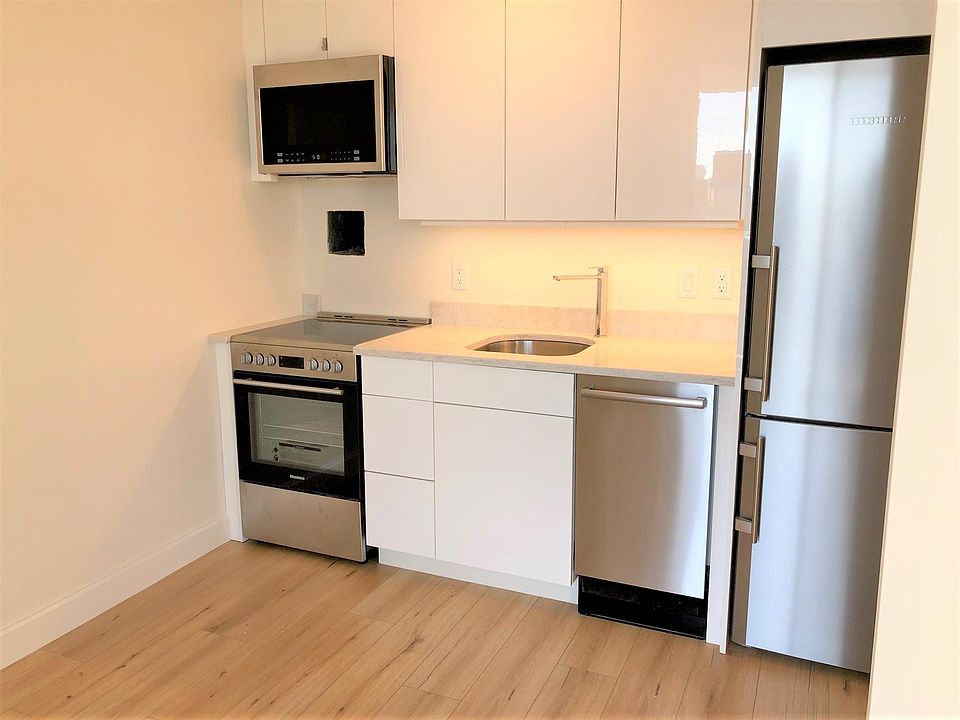1st image of 870 Massachusetts Ave #811