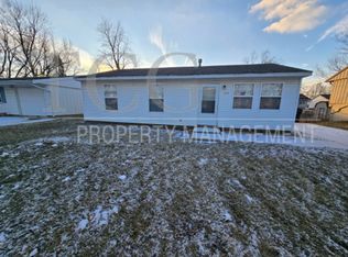 1226 Mount Vernon Dr, Bloomington, IL