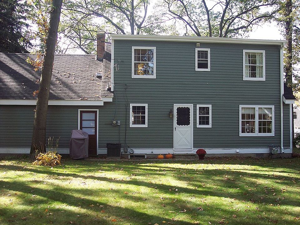 2852 Riverside Dr, Port Huron, MI 48060 Zillow