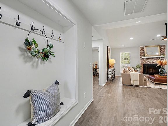 3rd image of 7138 Rena Mae Ln