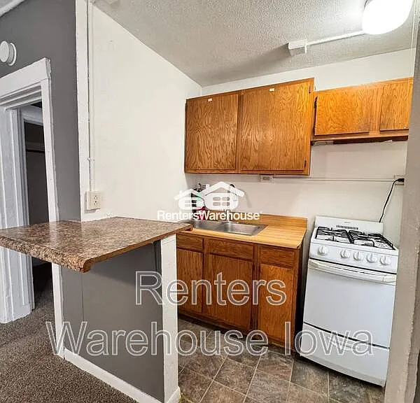 732 19th St #4 — Photo 5