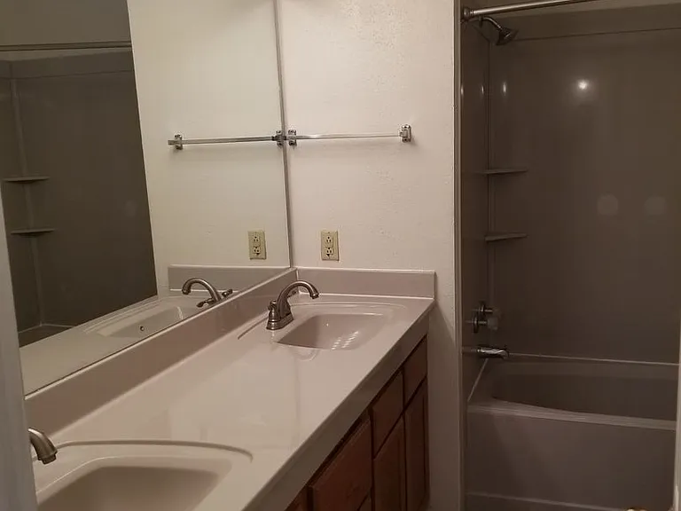 1808D Woodsman Dr — Photo 6