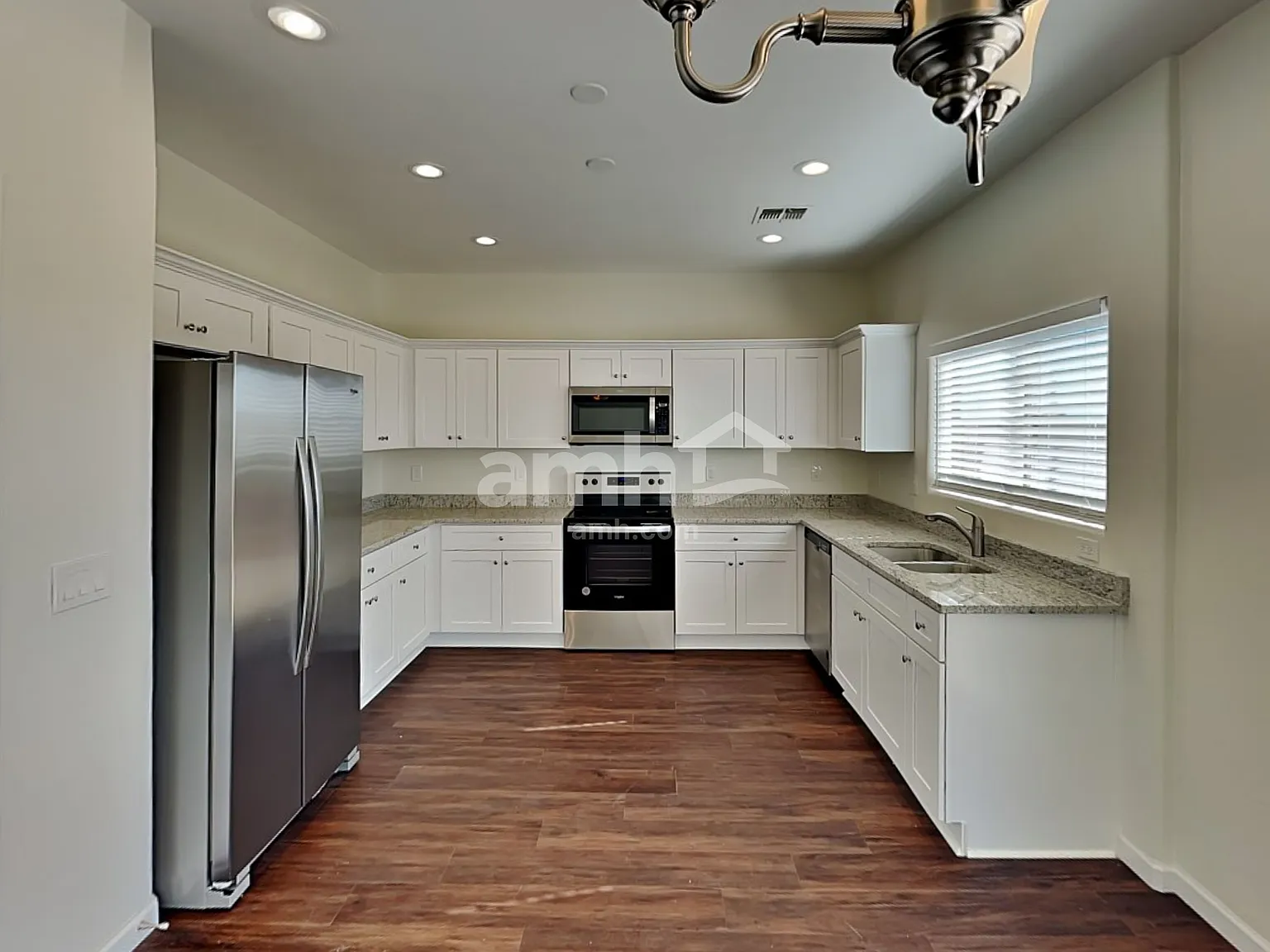 5 bed, 2.5 bath, 2485 sqft, $2,220 — Photo 3