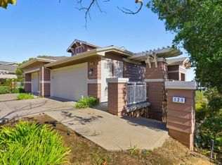 121 Cliff Swallow Ct, Brisbane, CA 94005