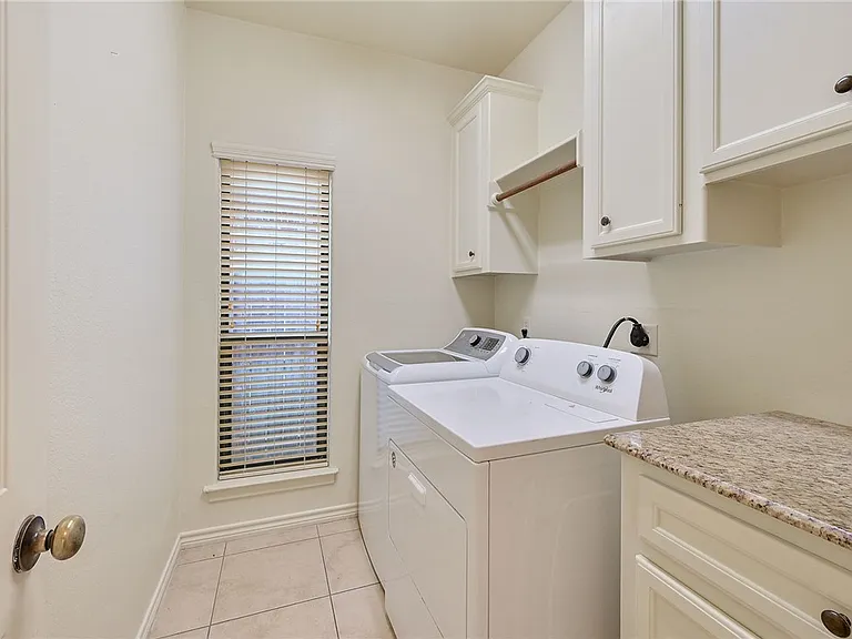 4232 Rocky Rhodes Dr — Photo 16
