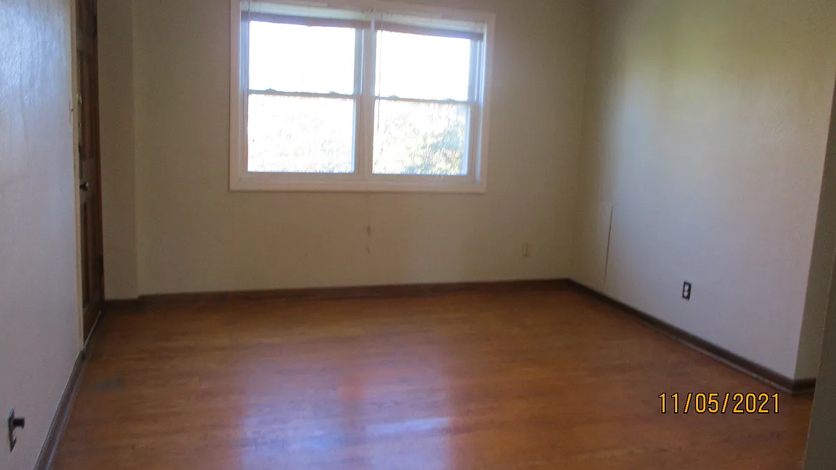 Building Photo - 1349 Eastview Ave