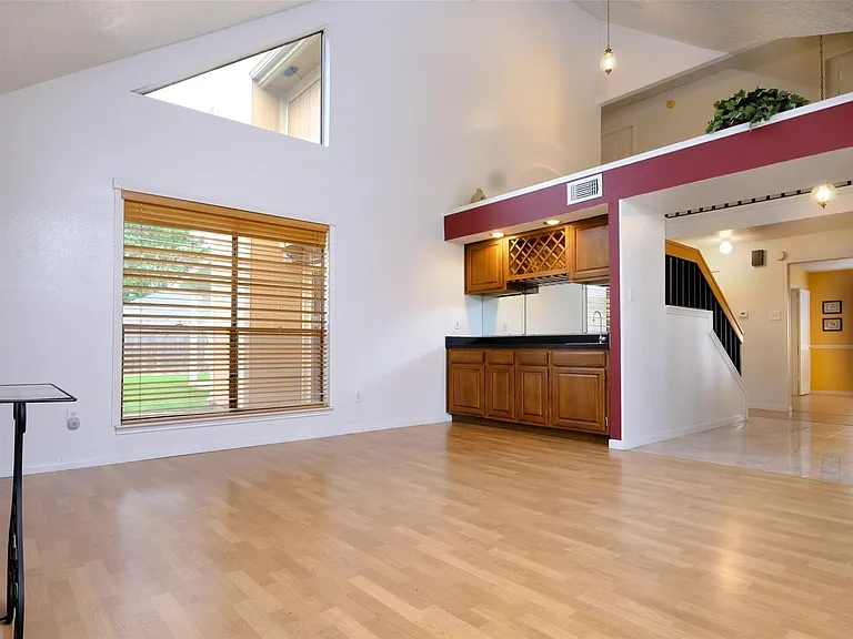 2520 Hadley Cir — Photo 3
