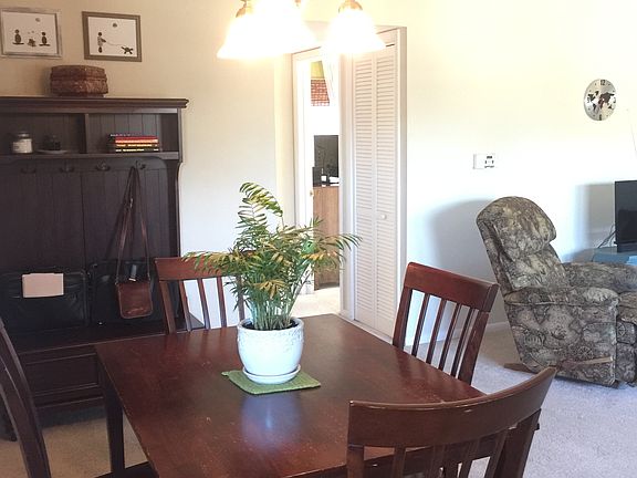 5th image of 1235 E Randolph Ct