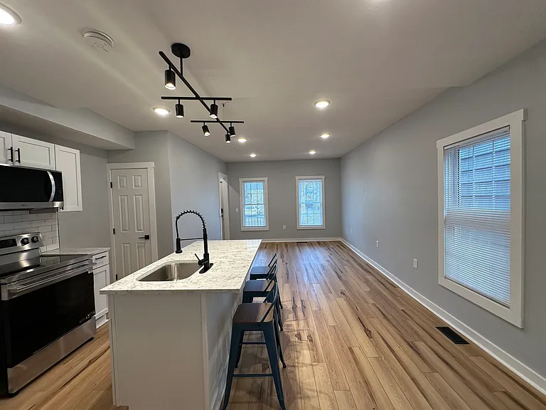 128 Caroline Ave #2 — Photo 21
