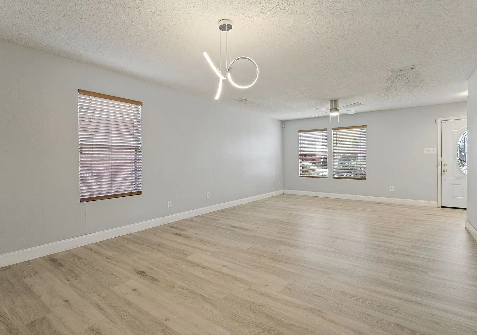 5 Bedroom Fort Worth Home — Photo 3