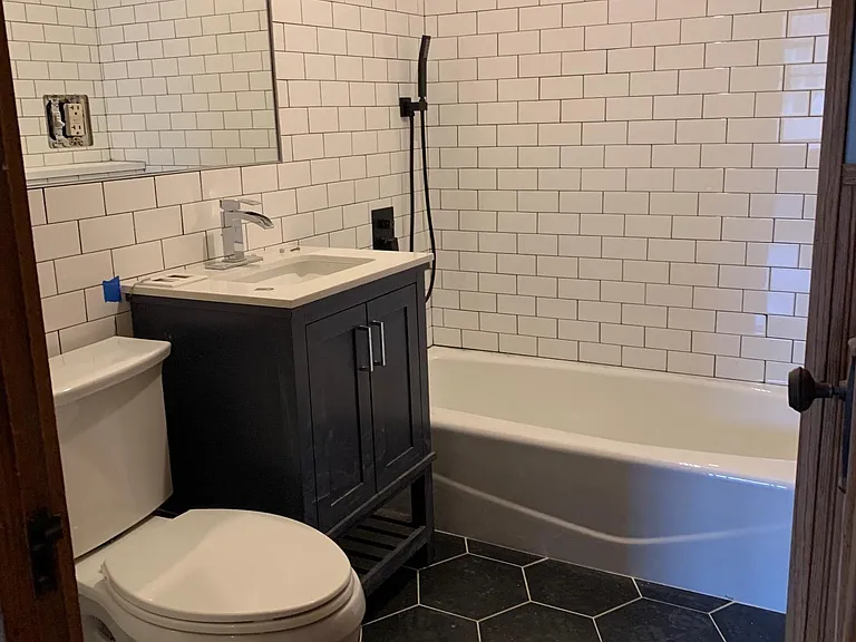1044 S Grove Ave #2 — Photo 5