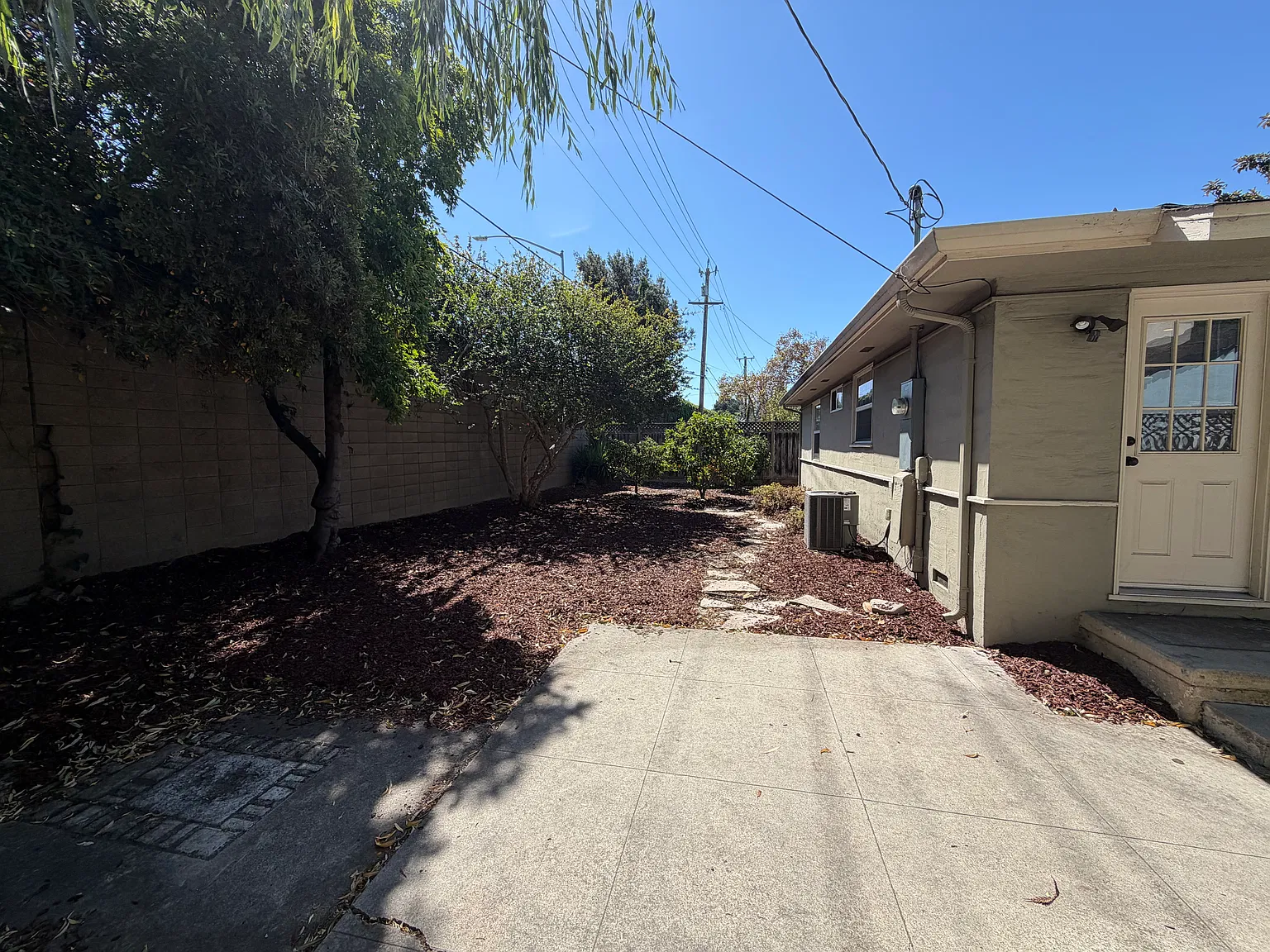 3 bed, 1092 sqft, $4,000 — Photo 4