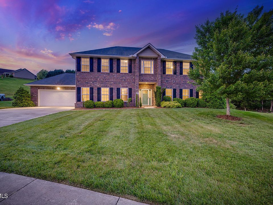 1st image of 2090 Falling Leaf Dr