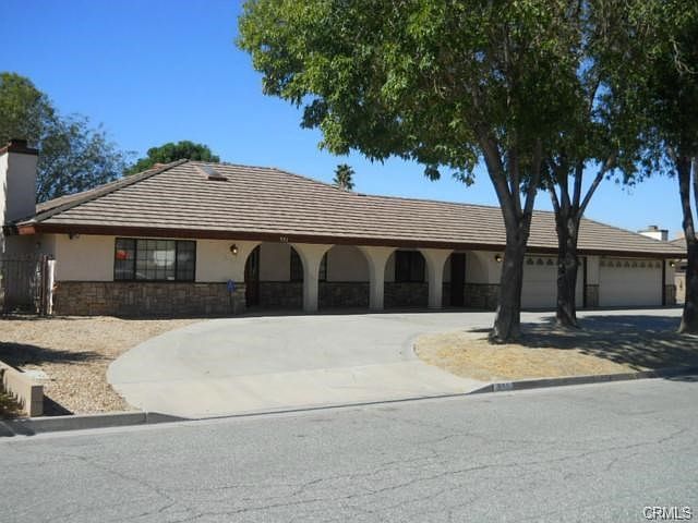 1st image of 551 Lauresa Ln