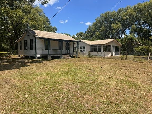 3rd image of 12746 Woodland Dr