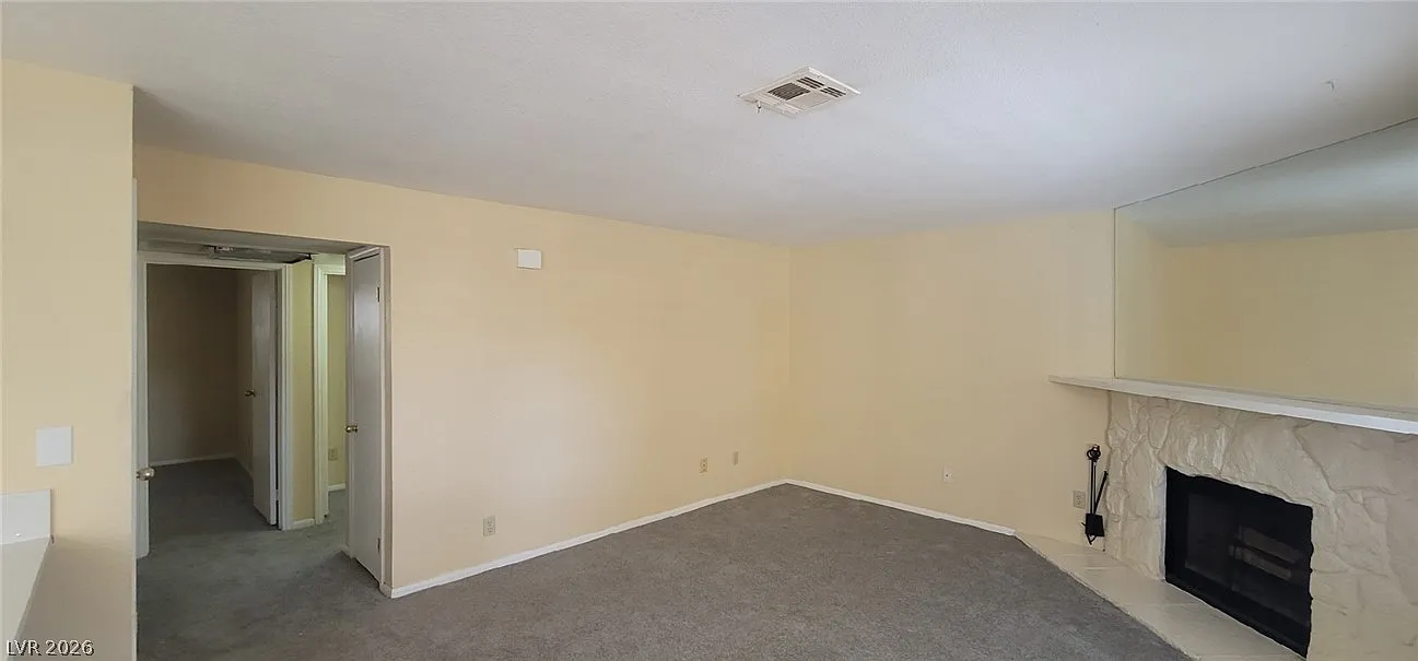 2 bed, 2.0 bath, 912 sqft, $1,285 — Photo 3