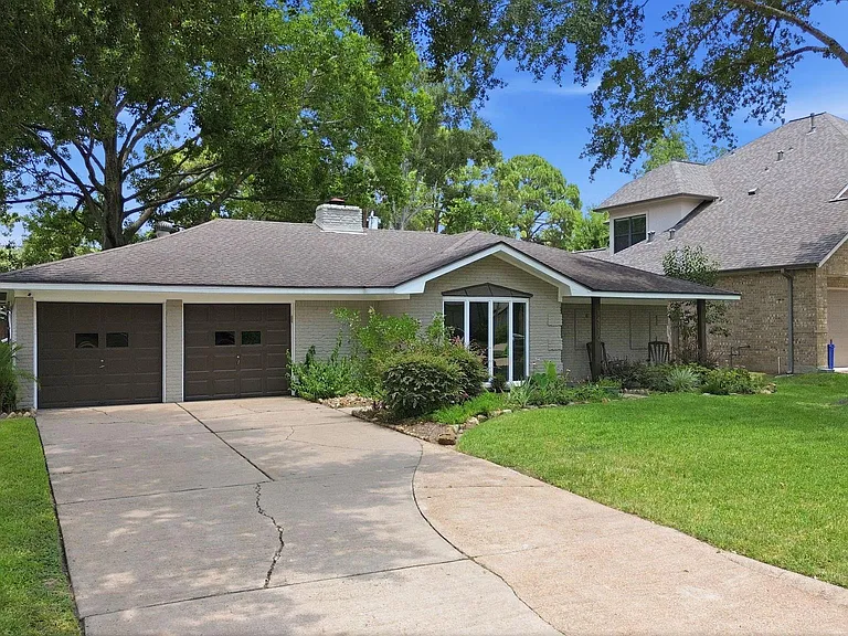 14110 Barryknoll Ln — Photo 40