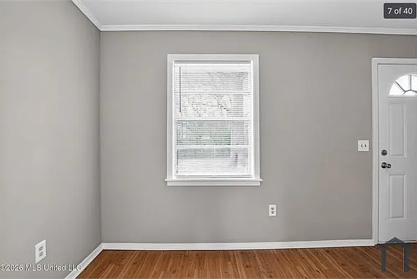 1027 Autumn St — Photo 1