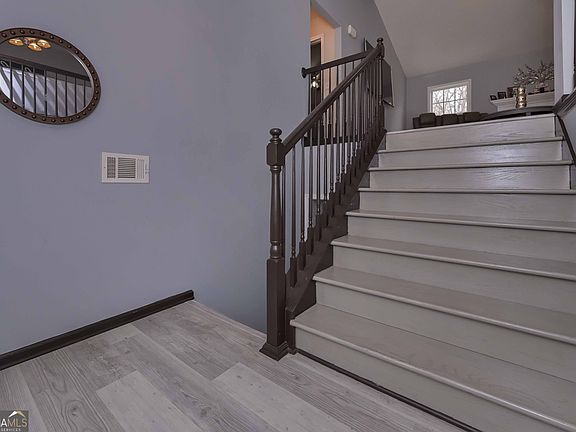 4th image of 113 Millwheel Dr