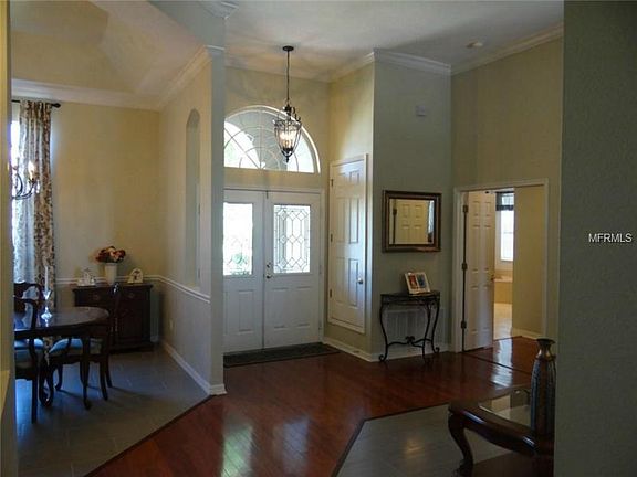2nd image of 213 Southern Magnolia Ln