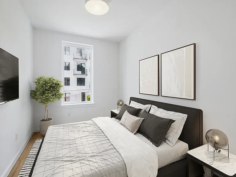 235 Monroe St #4 — Photo 4