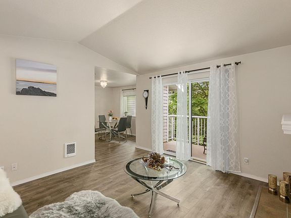 4th image of 19230 Forest Park Dr NE APT D314