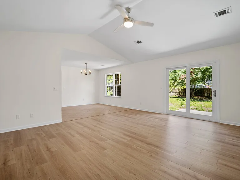7 Grandiflora Ln — Photo 12
