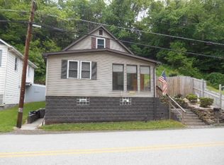 369 Pike Run Dr, Daisytown, PA 15427