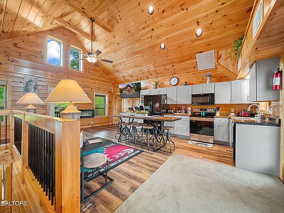 5th image of 2058 Eagle Feather Dr