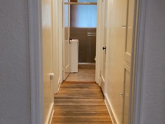 2nd image of 611 Saint Pne #612