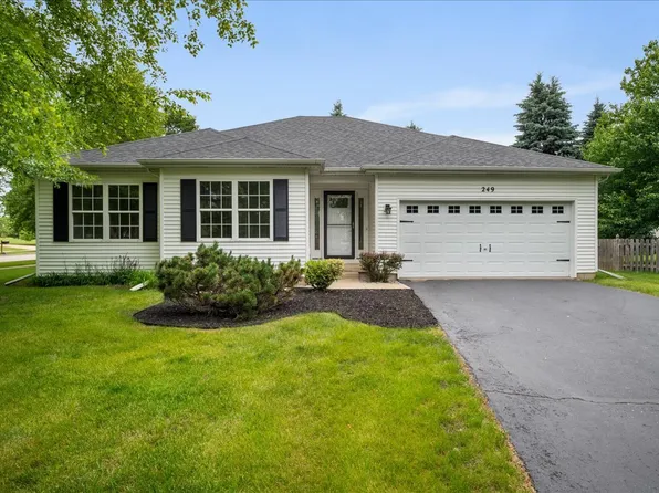 249 Spring Ct, North Aurora, IL 60542