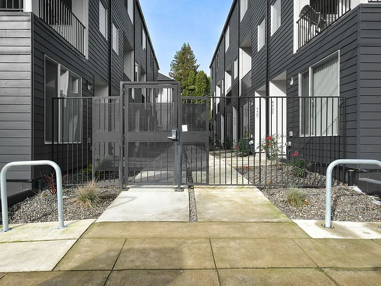 Vancouver Townhouses — Photo 34