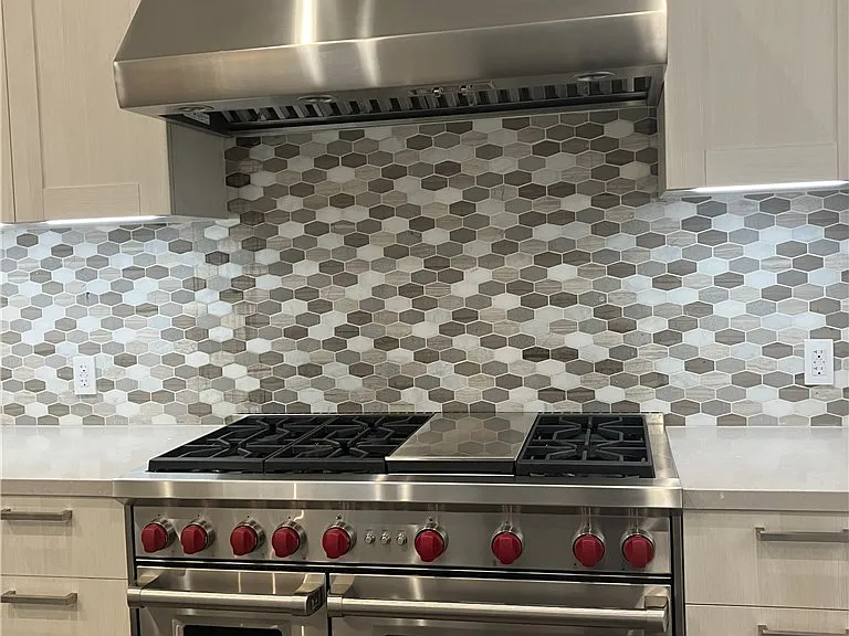 378 W Green St #131 — Photo 12