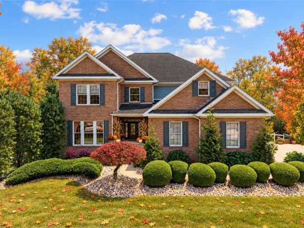 32 Hawthorne Ln, Irwin, PA 15642