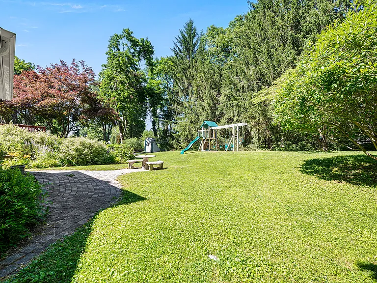 416 Yorkshire Rd — Photo 2