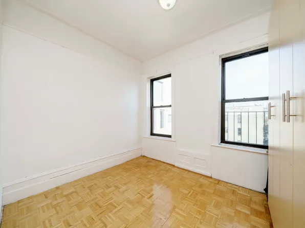 3692 Broadway image 5 of 8