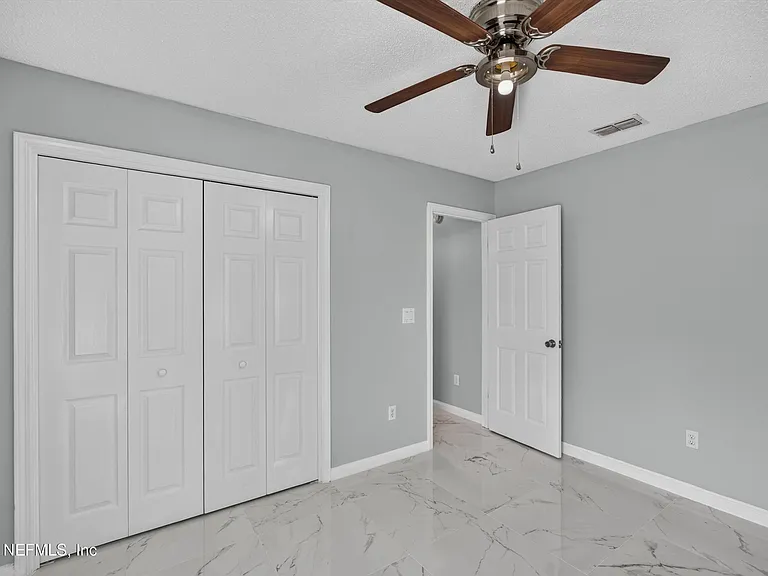 490 Hillside Dr — Photo 31
