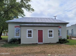 104 E Pacific St, Chamois, MO 65024