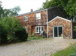 2 Romondt Rd, Pompton Plains, NJ 07444