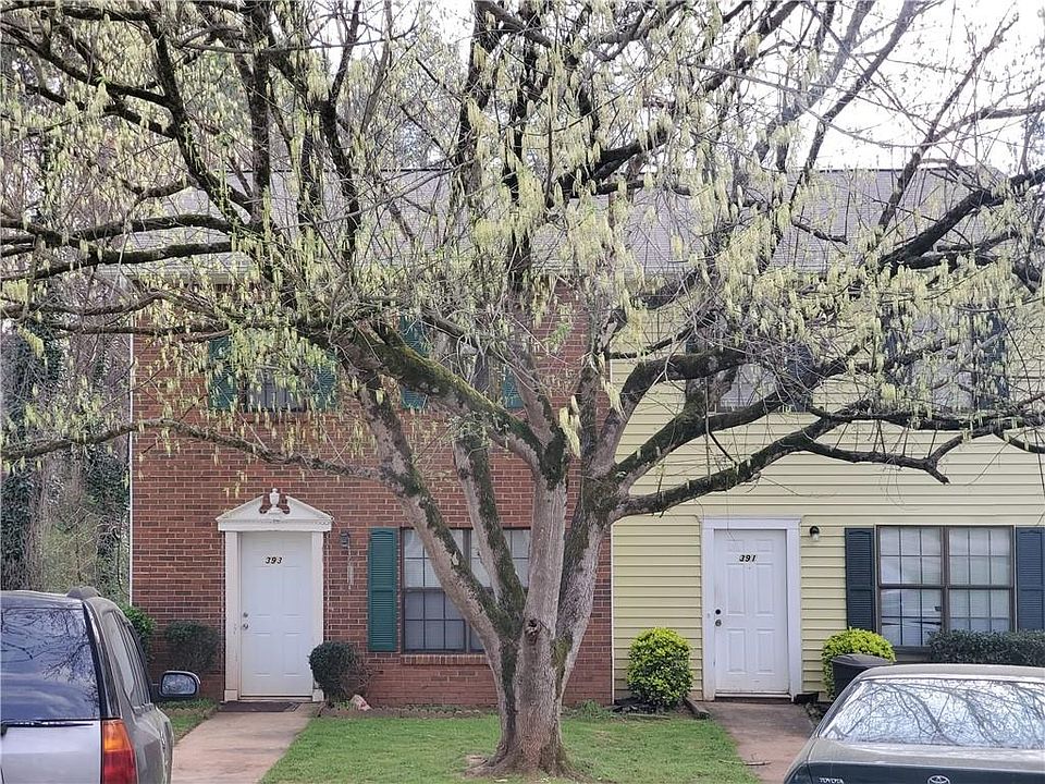 1st image of 393 Sprucewood Ct