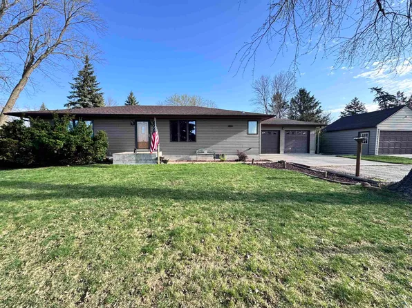 714 Walnut St, Whiting, IA 51063