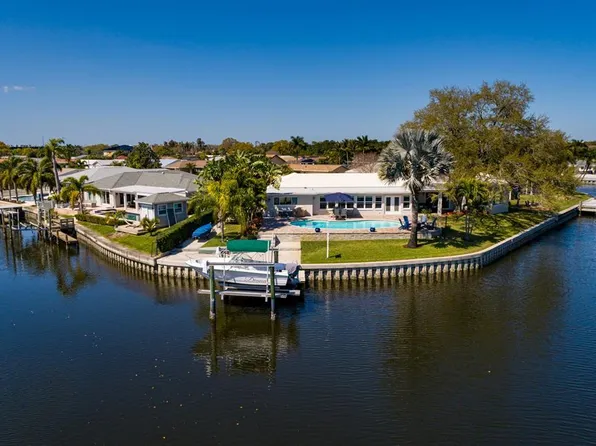 196 97th Ave NE, Saint Petersburg, FL 33702