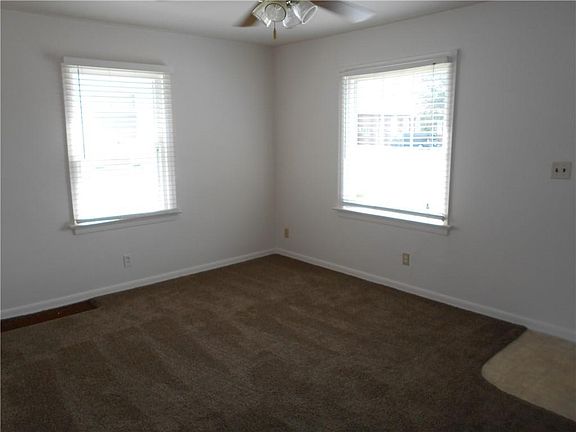 3rd image of 3427 Pine Ave